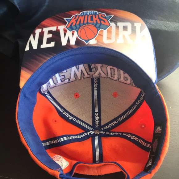 Official Adidas NBA Knicks Flat Cap ( adjustable ) - Picture 2 of 3